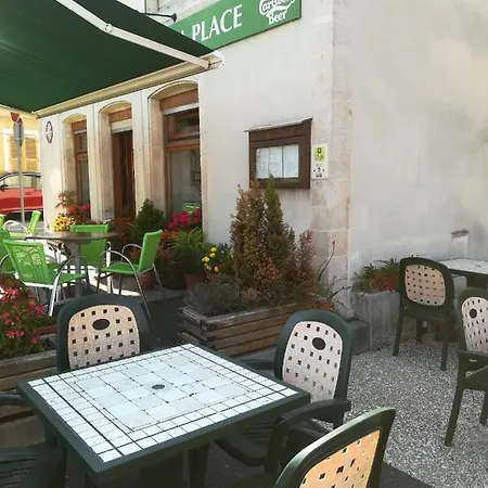 Hotel De La Place 2*