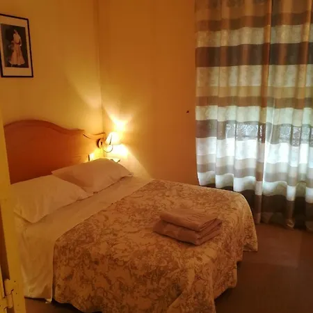 De La Place Hotel